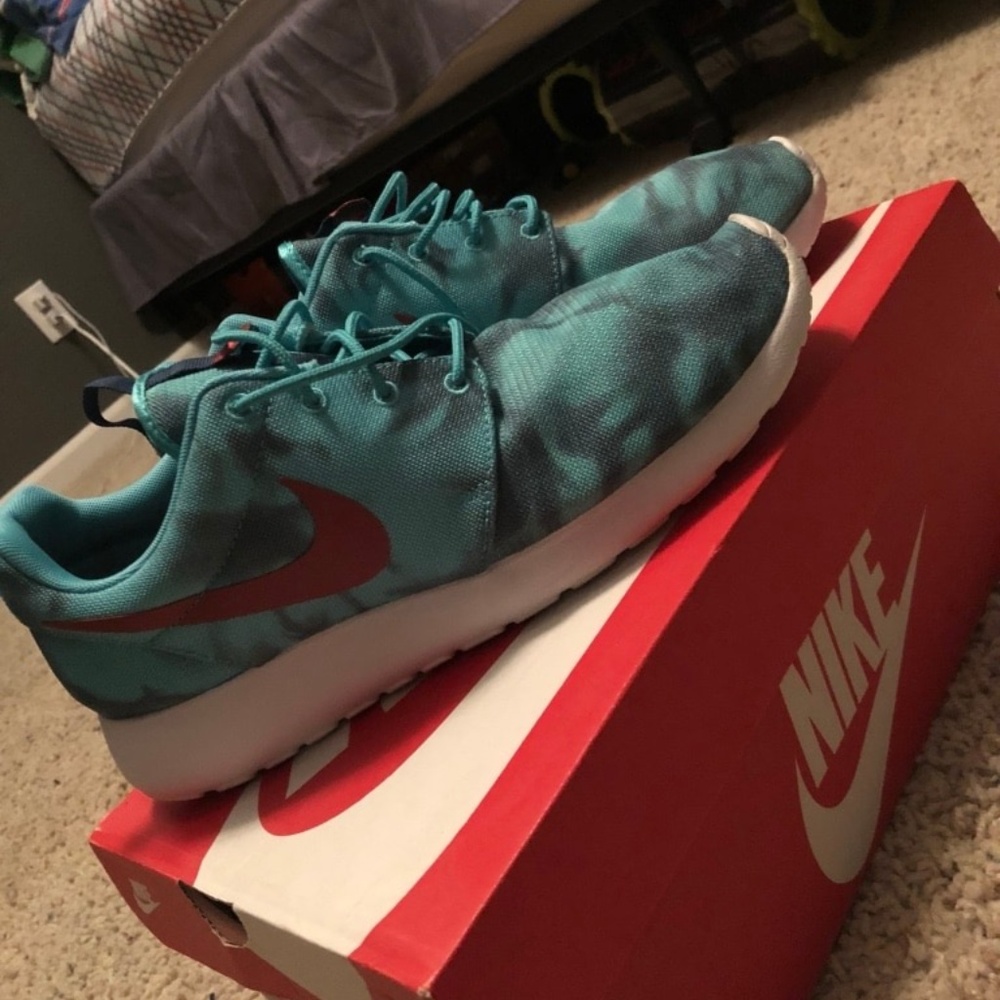 New Nike Roshe Run Print Size 10 Hyper Jade/Cedar